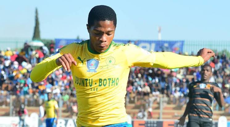 Cape Town Spurs have confirmed the signing of Siyanda Msani from Mamelodi Sundowns