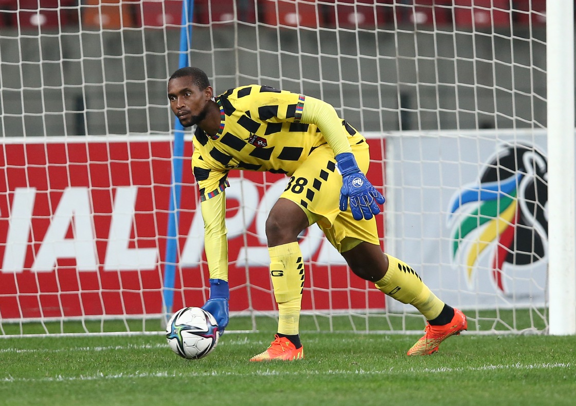 Jomo Sono: Melusi Buthelezi is a top goalkeeper, he will succeed at Pirates