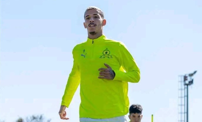 Vilakazi Urges Cardoso to Drop Sales for Zwane in Champions League Final