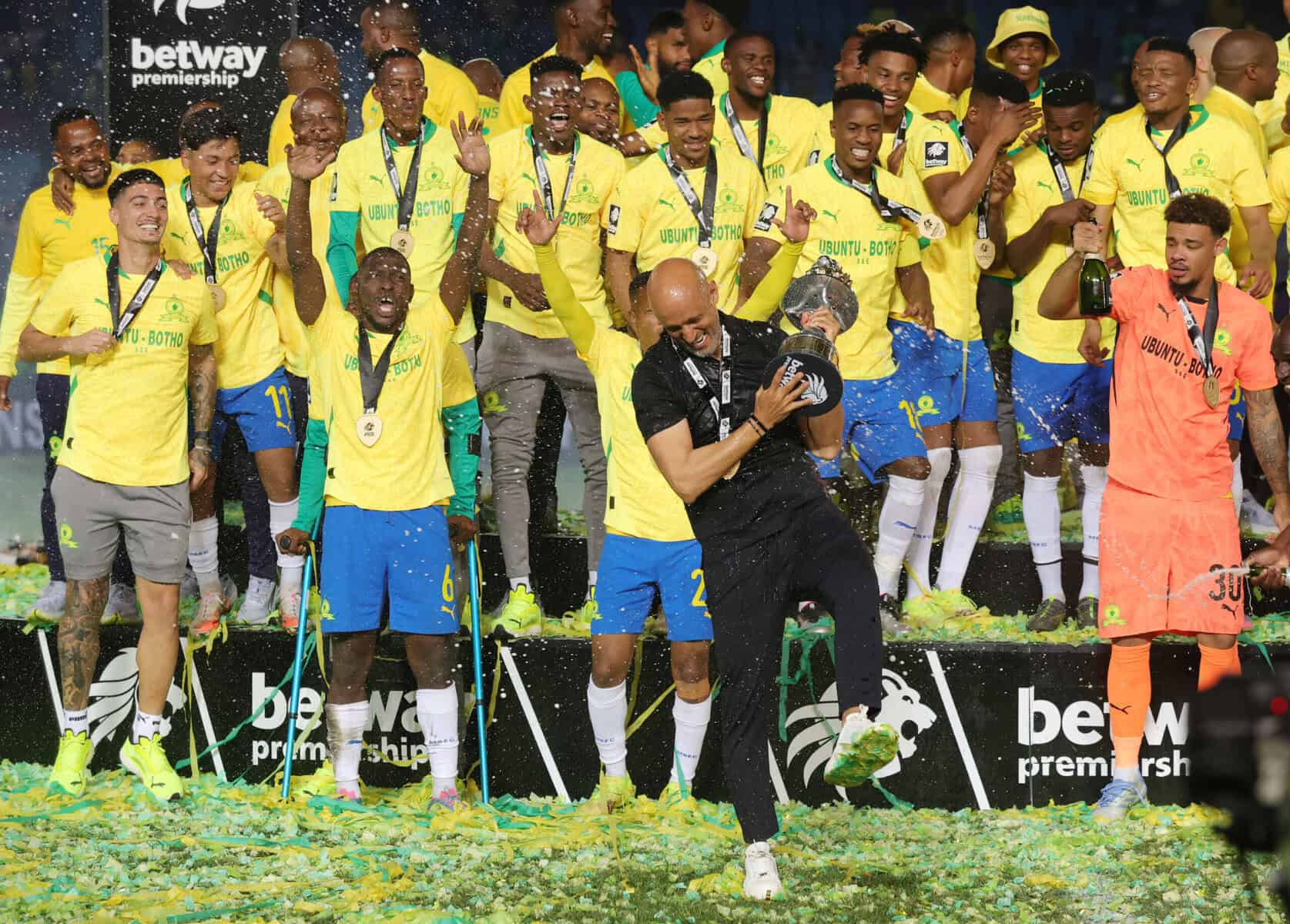 Cardoso hails collective effort after Coach of the Season award