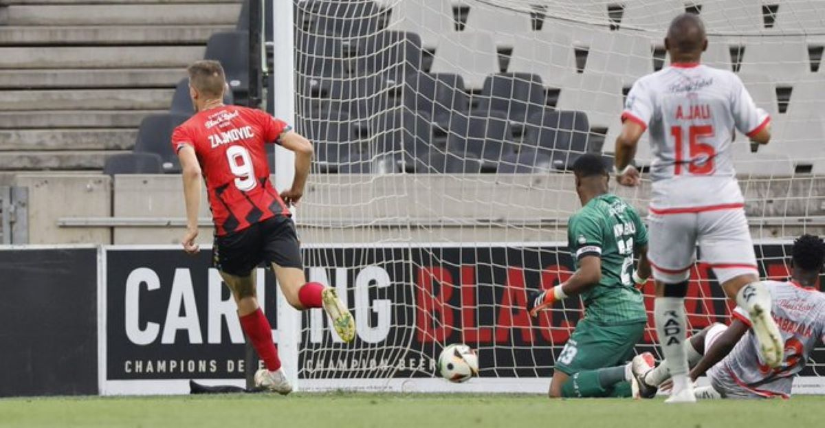 Are Kaizer Chiefs flirting with another FREE AGENT?