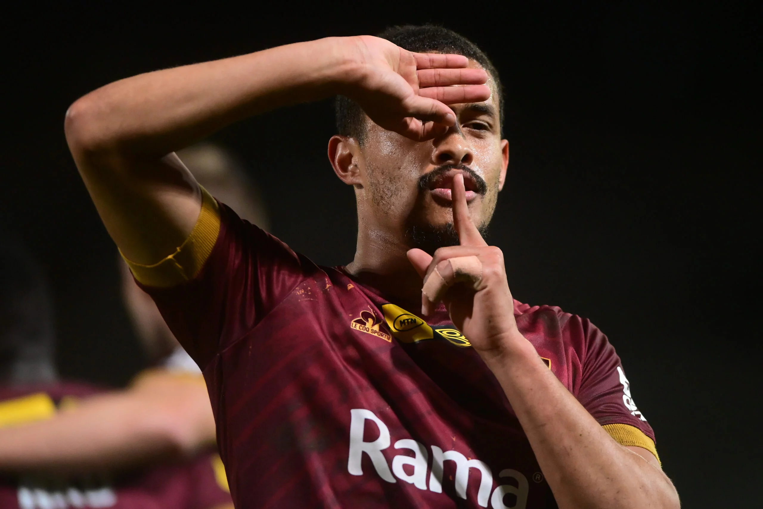 Stellies Secure First-Leg Win – iDiski Times