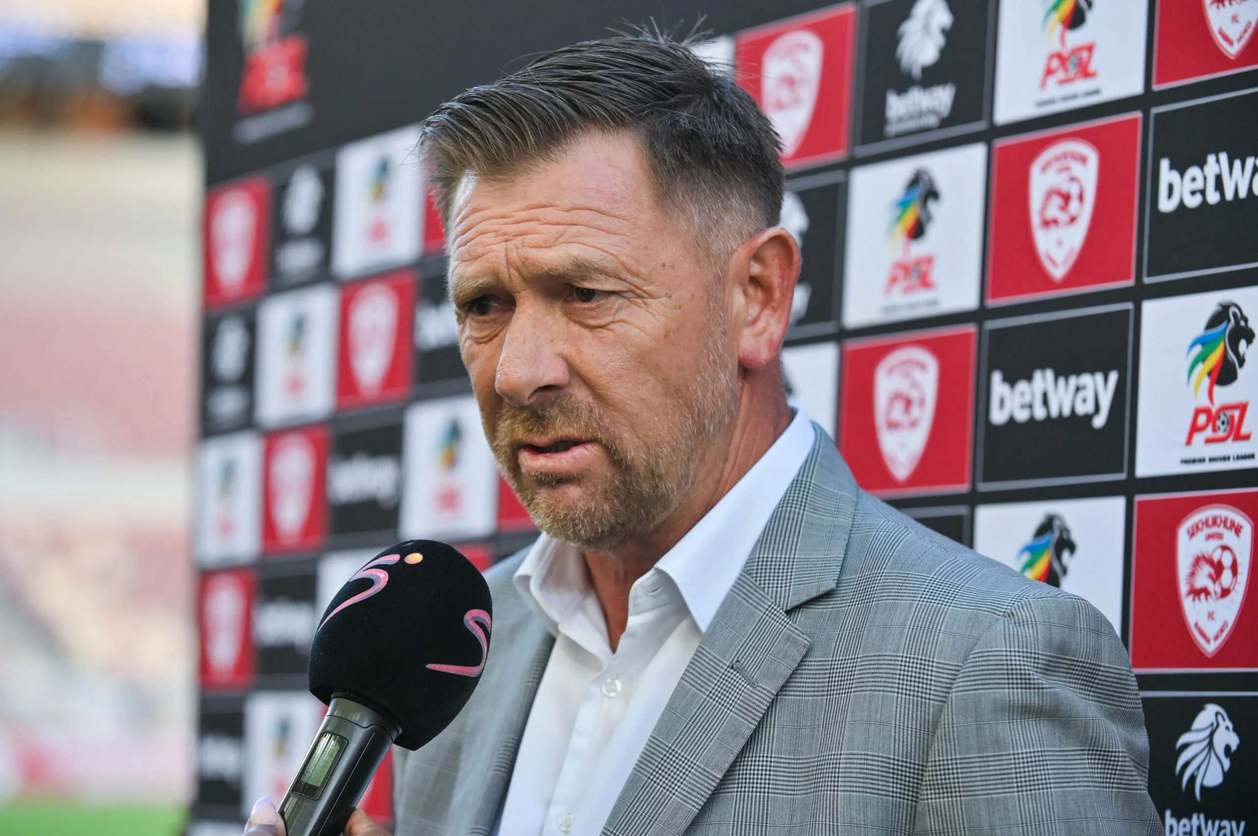 Tinkler – Ask The Referee