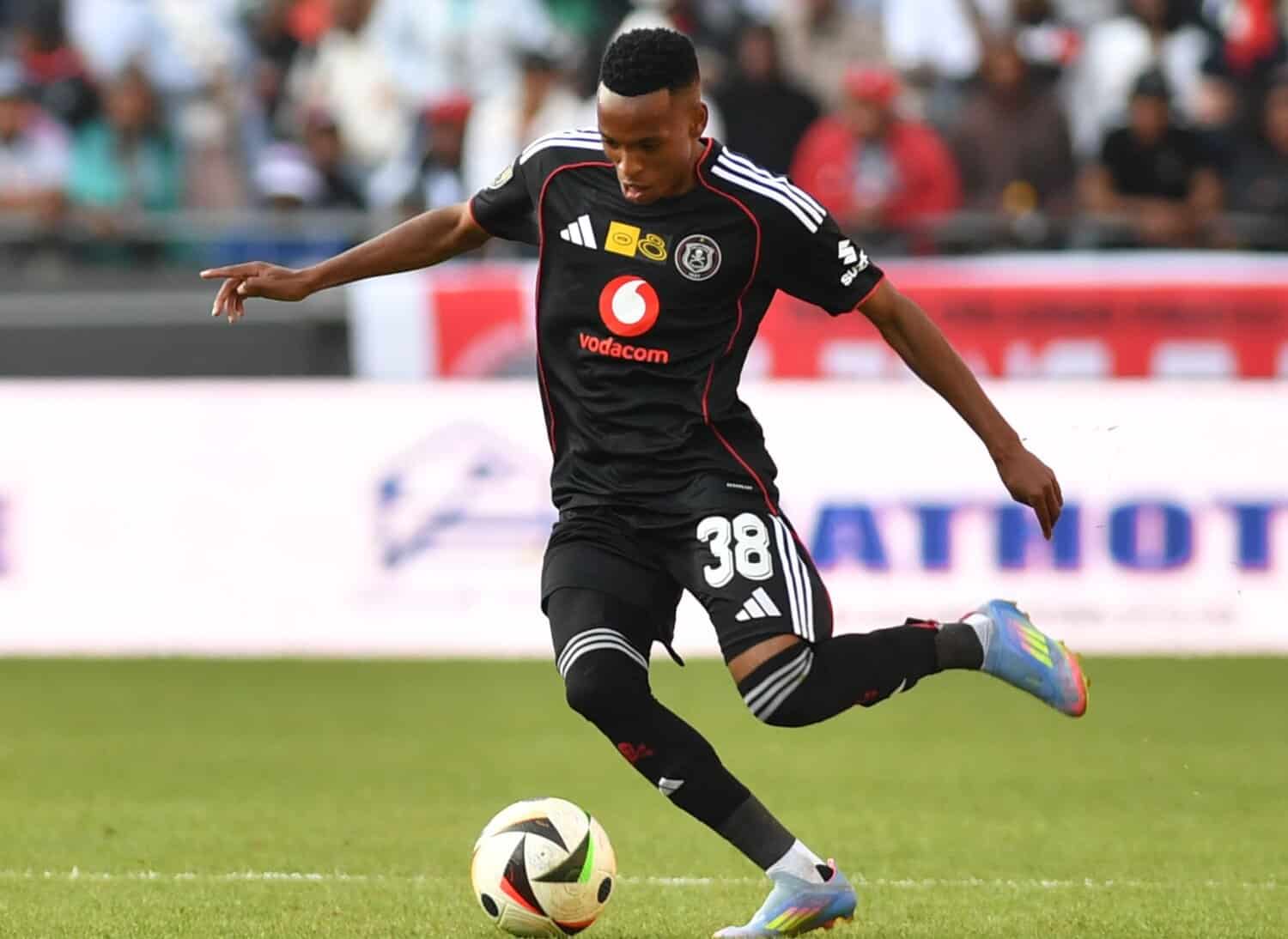 Pirates coach confident Mofokeng will stay despite transfer talk