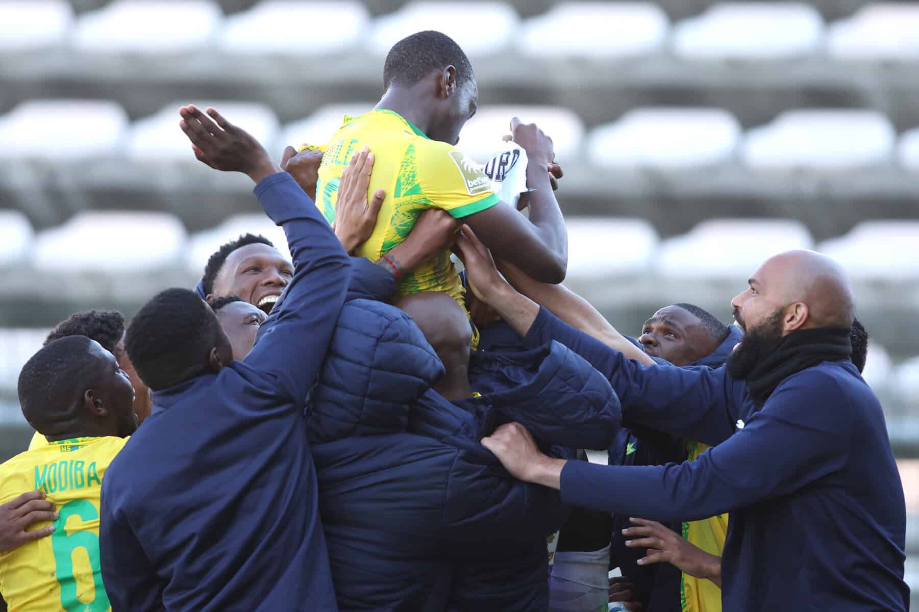 Shalulile fires Sundowns past Stellies to break PSL record