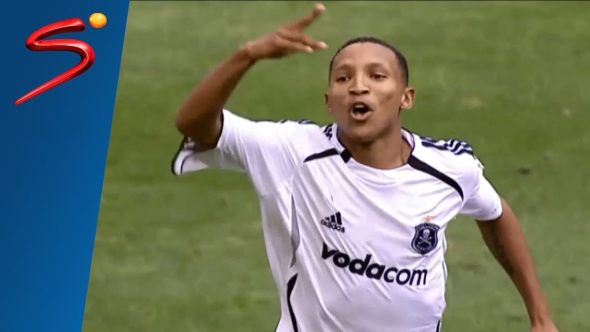 Where is former Orlando Pirates fan favourite Excellent Walaza?