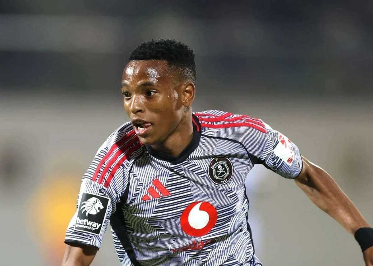 Orlando Pirates star Mofokeng misses training
