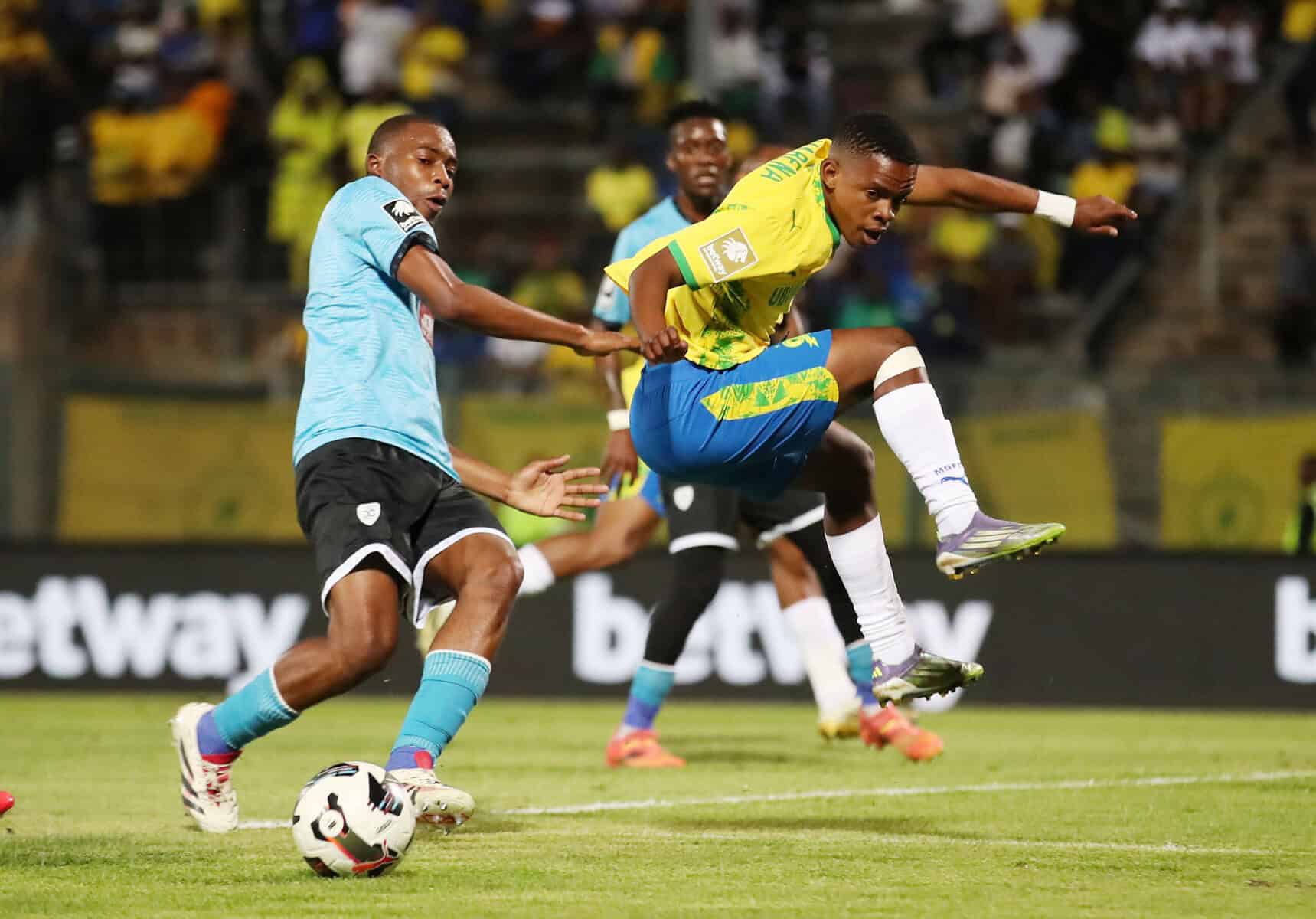 Cardoso explains the release of Mabena and Letlhaku for Amajita