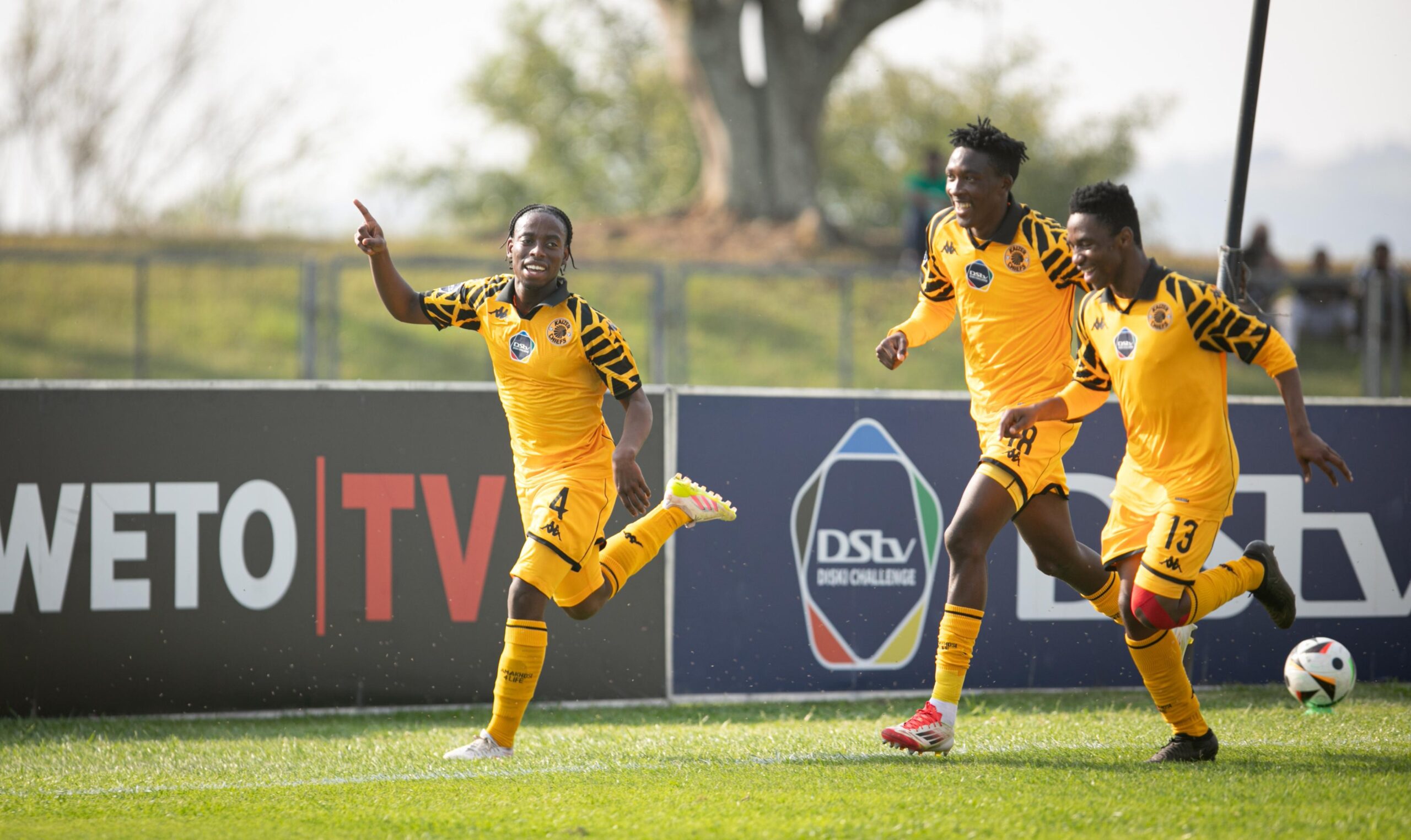 Chiefs & Stellies Win, Bucs & Downs Stumble