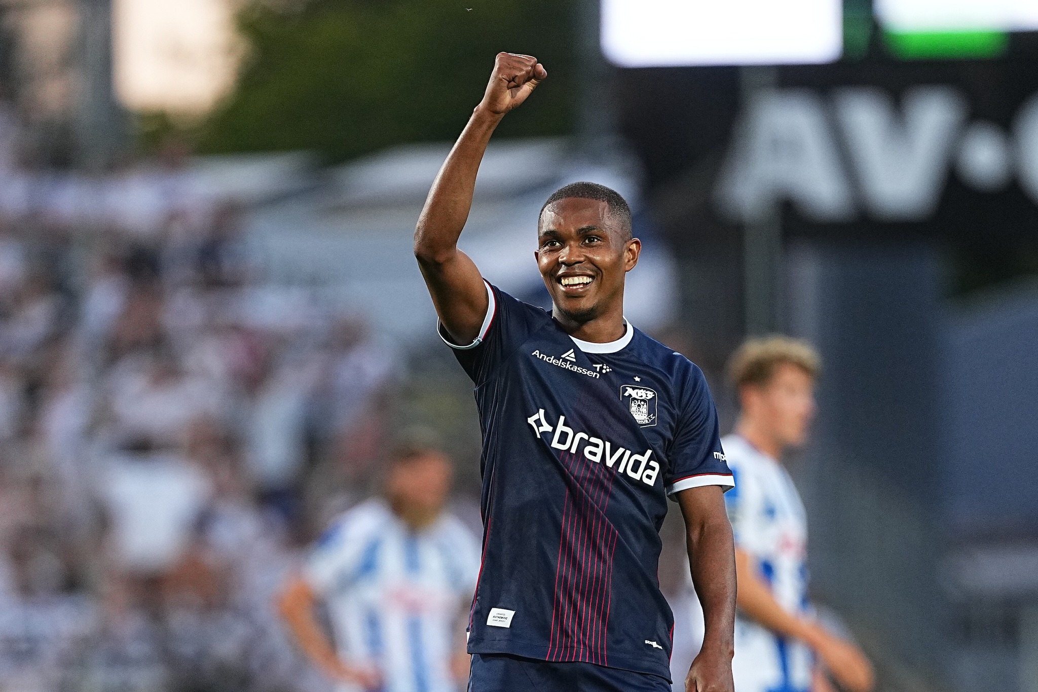 Broos Comments On Links ‘Bizarre’ – Agent