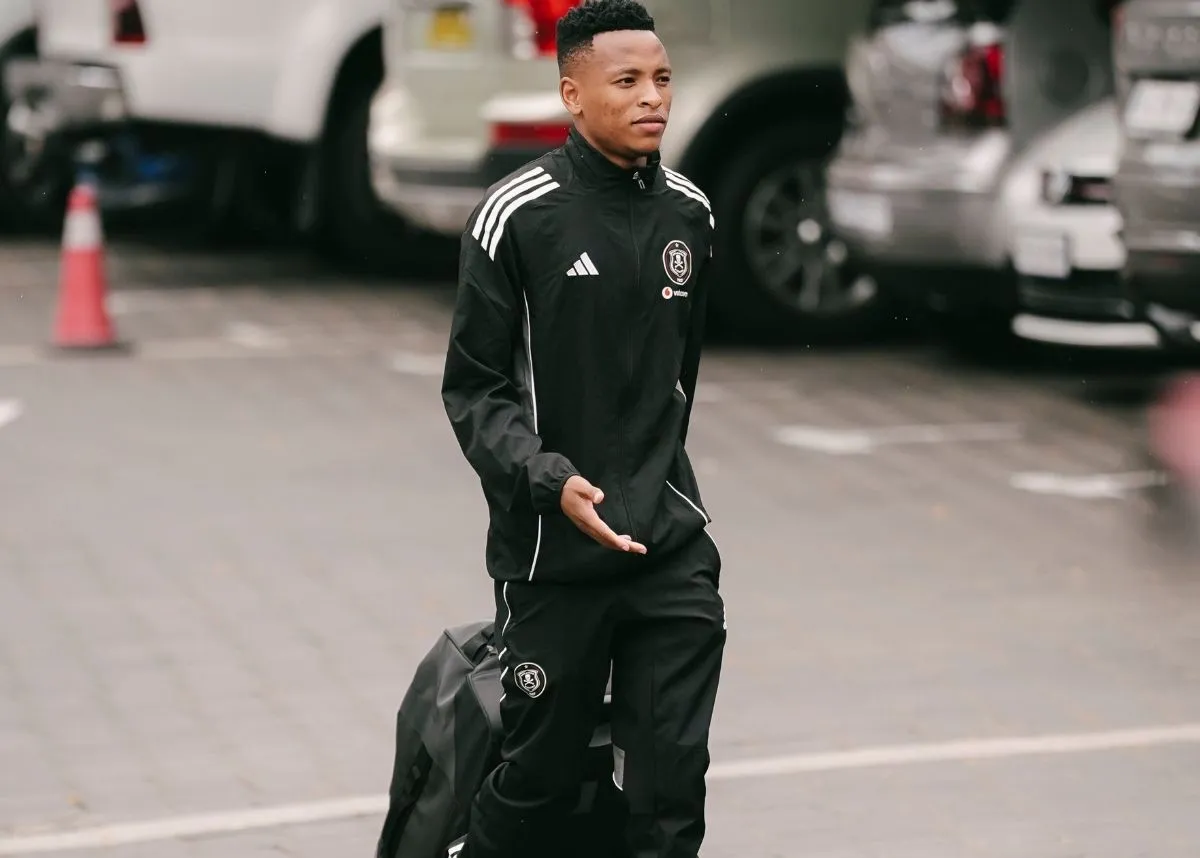 Spotted after 31 days: Mofokeng on Pirates trip