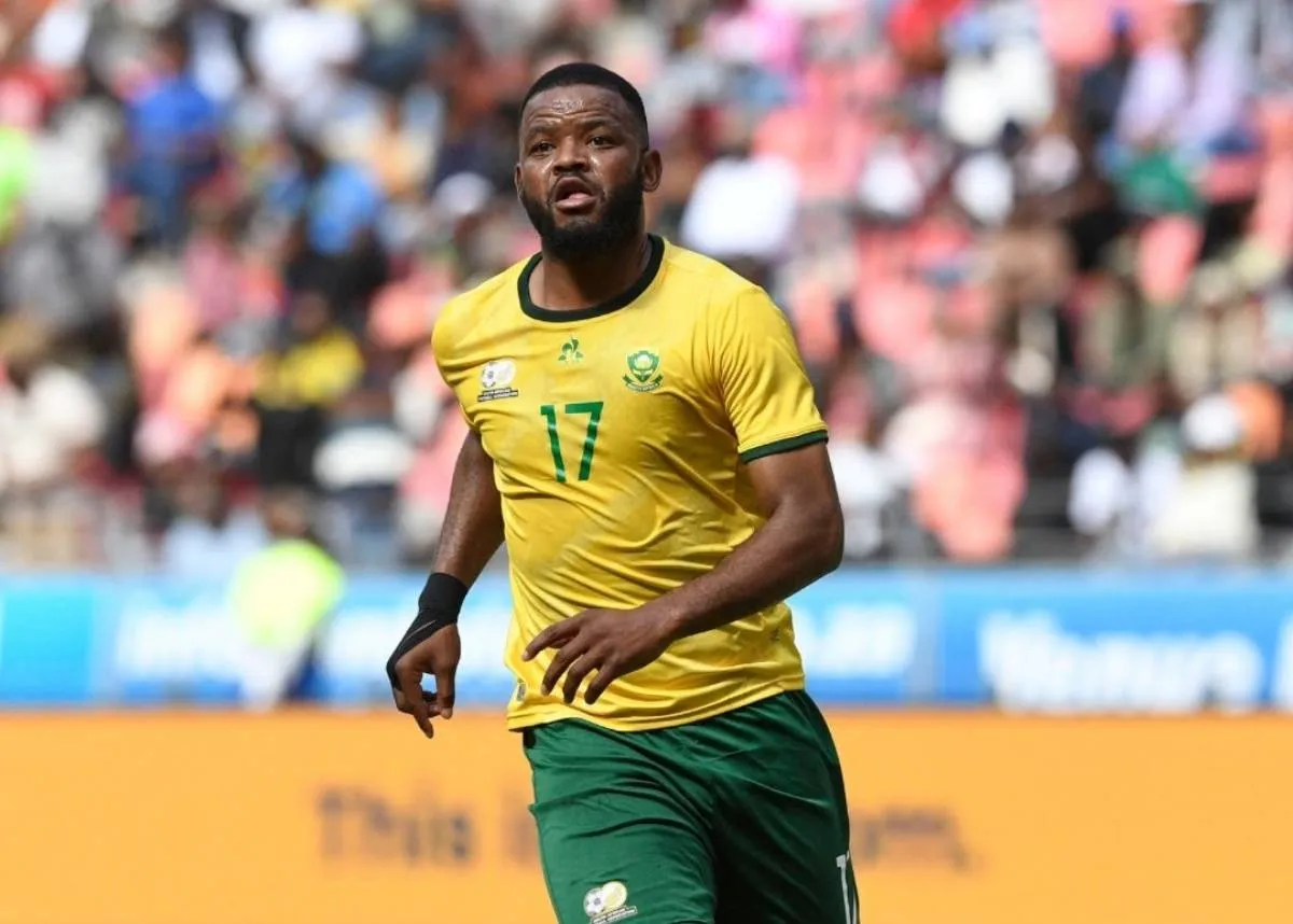 Junior Khanye claps for Orlando Pirates star
