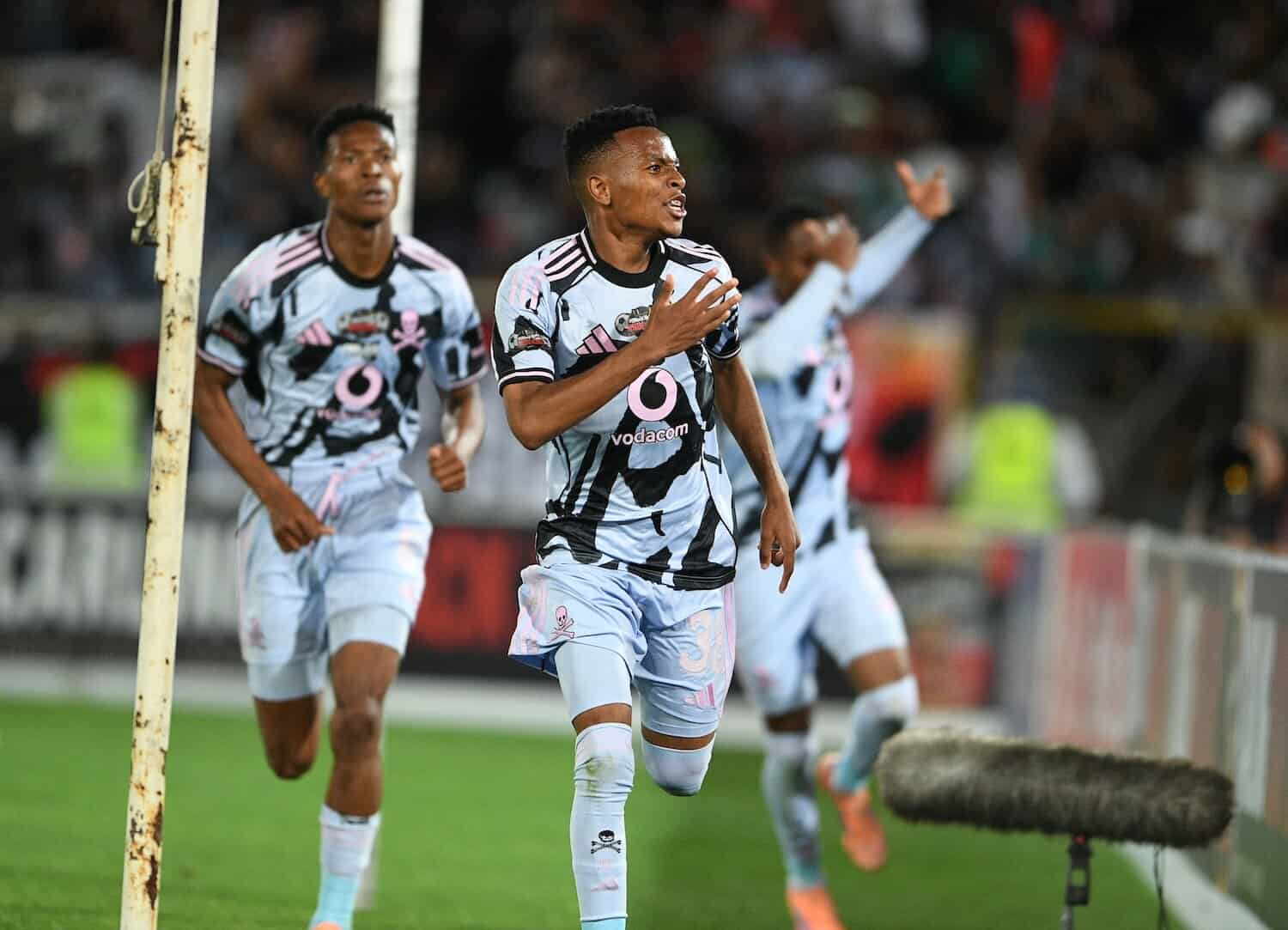Pirates sink Gallants to take Carling Knockout title