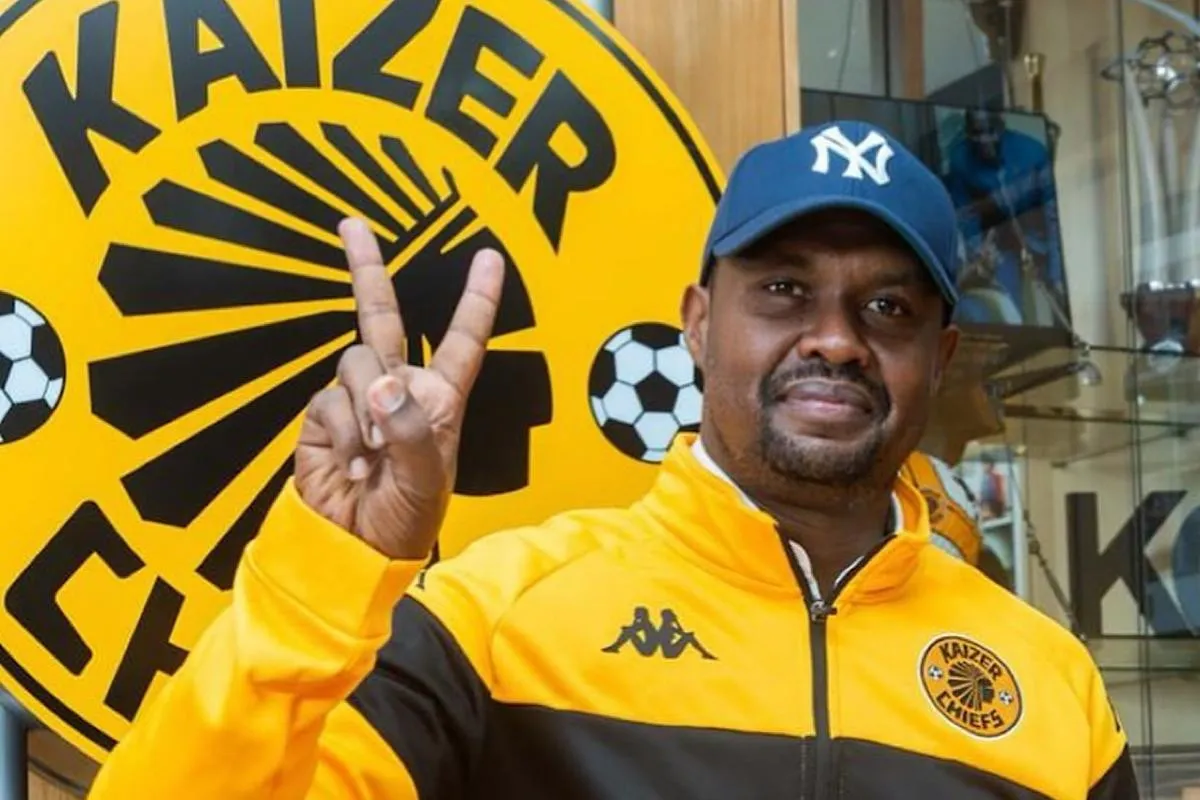 Kaizer Chiefs boss tells the fans to chill