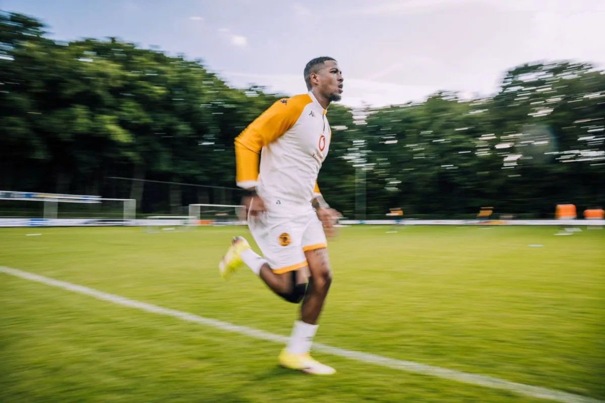 Kaizer Chiefs issue mixed news on injured Rushwin Dortley