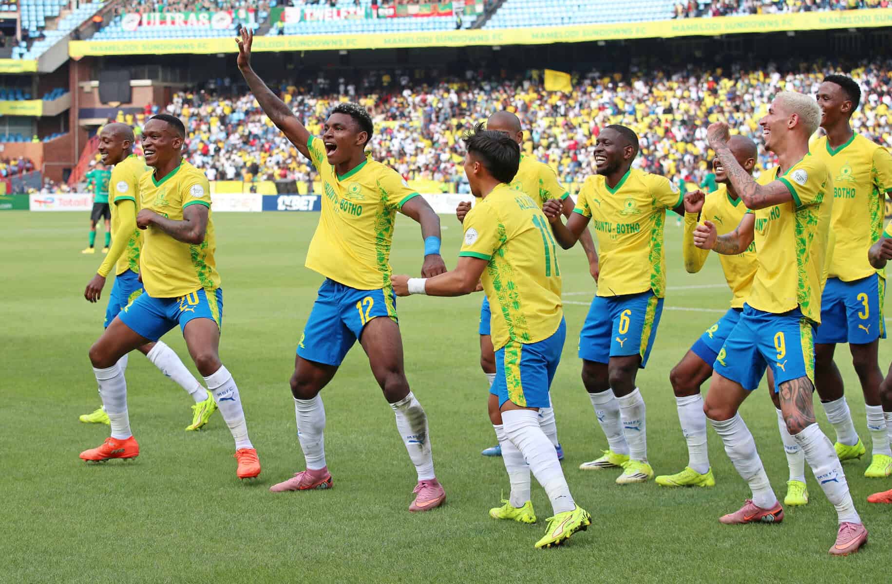León brace sends Sundowns into Champions League quarterfinals