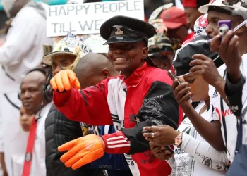 Orlando Pirates FANS will cost Bucs the league title