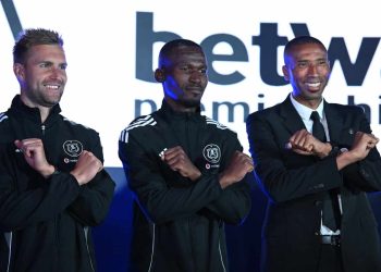 De Jong hoping Pirates can do Soweto derby ‘double’ on Chiefs