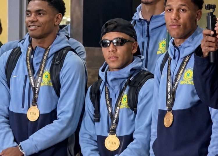 Mamelodi Sundowns players are making Chiefs and Pirates feel jealous  Winning t…