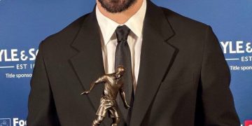 BREAKING: Bruno Fernandes named Premier League Player of the Season.  → Premier …