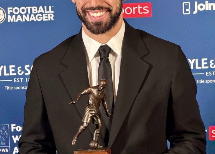 BREAKING: Bruno Fernandes named Premier League Player of the Season.  → Premier …