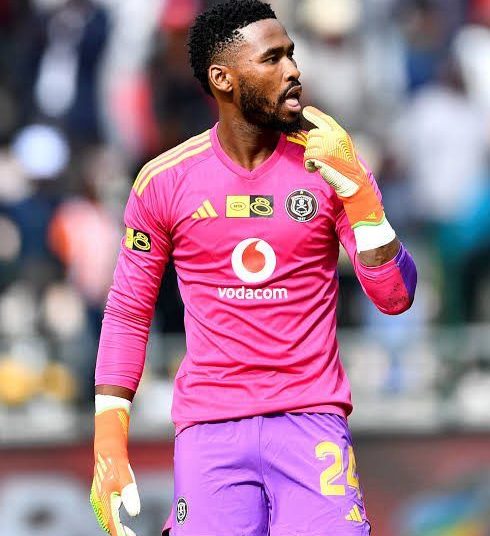 Be honest, Which goalkeeper should be dropped?  1. Ricardo Goss
2. Sipho Chaine
…