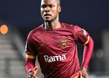 Amakhosi your thoughts on Thabo Moloisane signing  Is he the right fit for Chie…