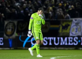 Veteran South African goalkeeper announces shock retirement