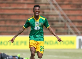Kaizer Chiefs join Orlando Pirates in race for PSL midfielder