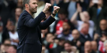 Manchester United stick with Michael Carrick as coach