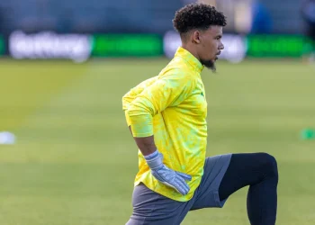 Mamelodi Sundowns pile the pressure on Orlando Pirates