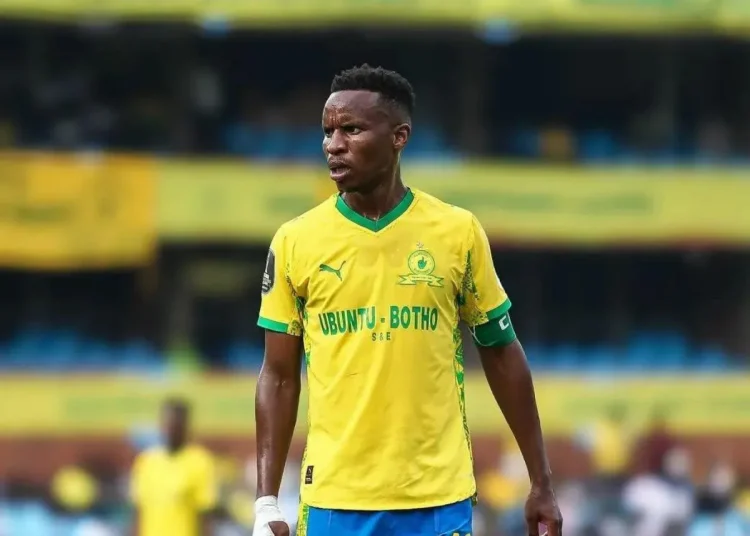 Former Kaizer Chiefs winger questions Themba Zwane selection