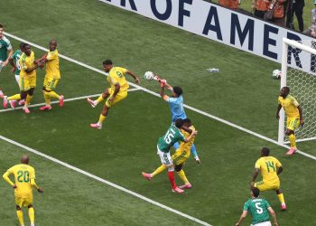 Manqoba Makes Neymar & Vinicius Example Over Broos Tactics