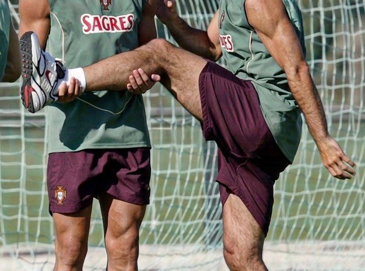 Cristiano Ronaldo and Luis Figo  Why was he making his face like that