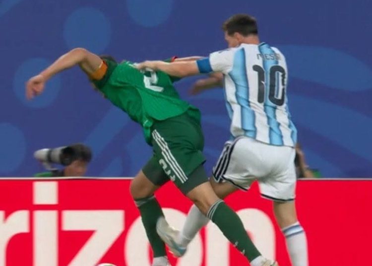Marcelo on Messi’s tackle against Algeria on SporTV:“This is a red card, but b…