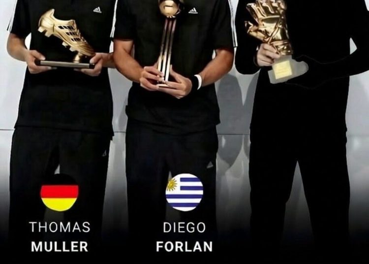 FIFA World Cup 2010  Guess the player who won the the Golden Gloves  99% will …