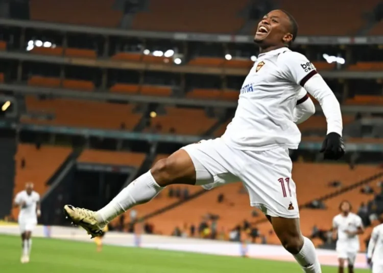 Transfer report: Kaizer Chiefs offer cash and players to buy Stellenbosch star