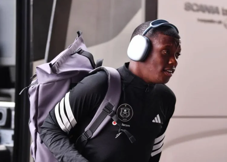 Orlando Pirates’ forgotten man Dlamini spotted playing dice over kota after missing Spain trip