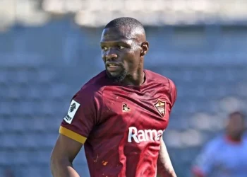 Kaizer Chiefs told to sign ex-Orlando Pirates striker
