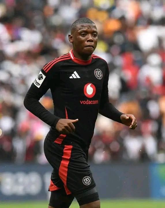 BREAKING:
Orlando Pirates playmaker Kabelo Dlamini has rejected a move to Stell…