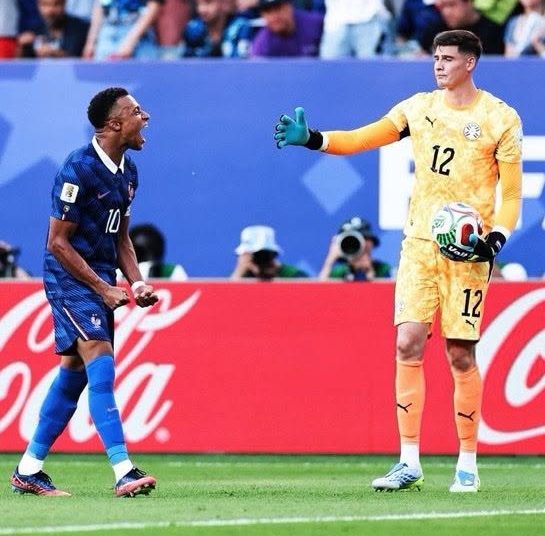 Orlando Gill (Paraguay GK): “Kylian Mbappé has PISSED ME OFF.  I stretched my ha…