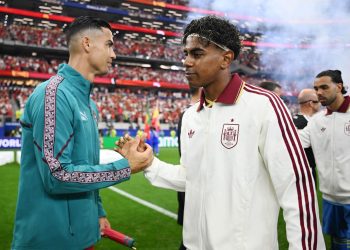 I was expecting Lamine Yamal to bow down and greet Cristiano Ronaldo. Why is he…