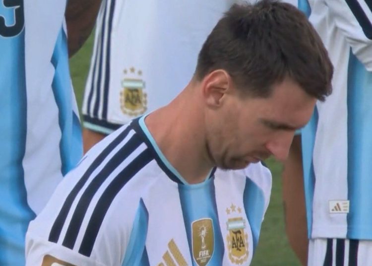 There was CHAOS in the stadium!  The moment FIFA hands Rodri the Best Player a…