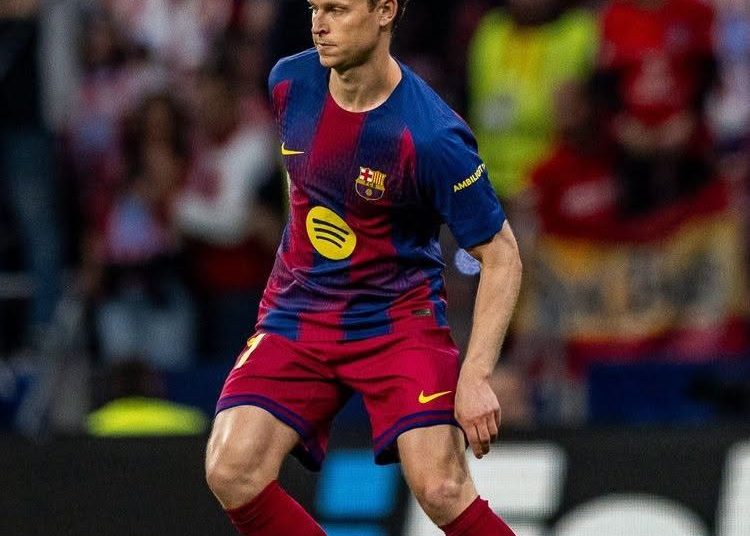Frenkie de Jong could be out for 5-6 MONTHS following his injury.  Frenkie de J…