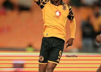 BREAKING: Kaizer Chiefs striker Ashley Du Preez has arrived at the Cape Town Int…