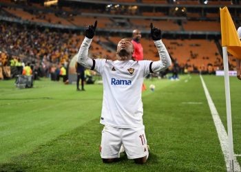 Because of Langelihle Phili, Kaizer Chiefs is offloading Ashley Du Preez and Giv…