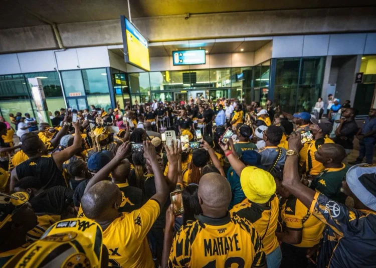 Kaizer Chiefs arrive in Spain for pre-season camp (WATCH)