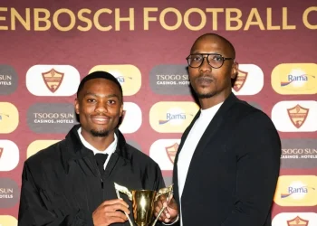 Langelihle Phili arrives to complete Kaizer Chiefs move