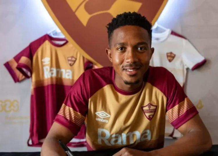 Stellenbosch FC unveil Kaizer Chiefs defender