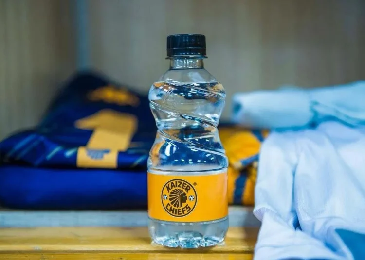 Kaizer Chiefs to make difficult decision on fan fave’s future